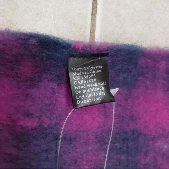 Just Cozy Black and purple checkered chunky scarf NWT - Picture 5 of 10